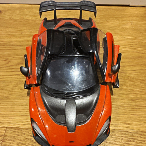 Spielzeugauto/Modellauto